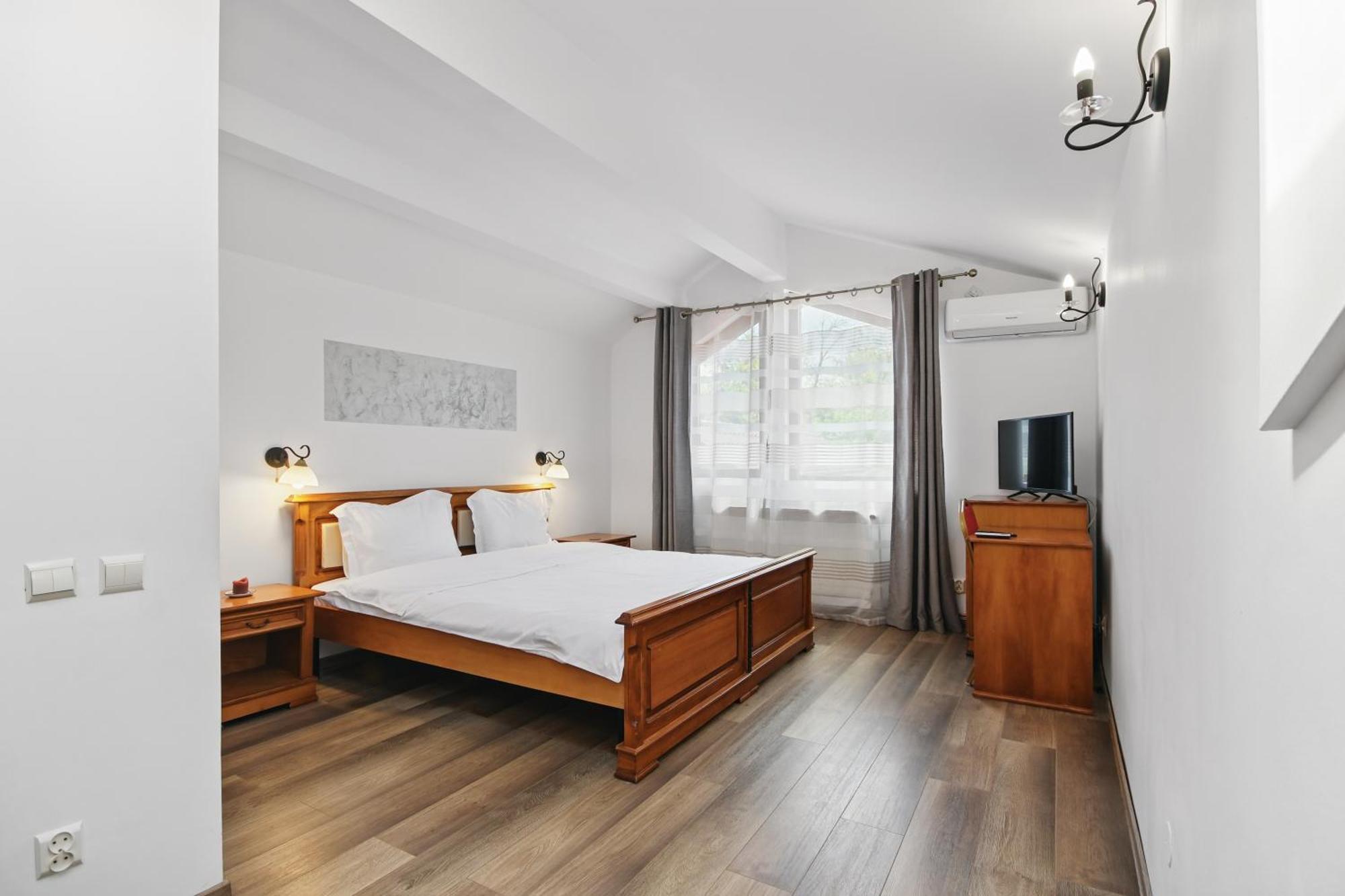 Casa Galand Otel Parscov Dış mekan fotoğraf