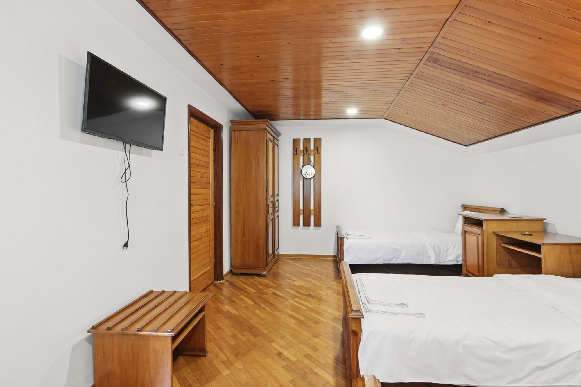 Casa Galand Otel Parscov Dış mekan fotoğraf