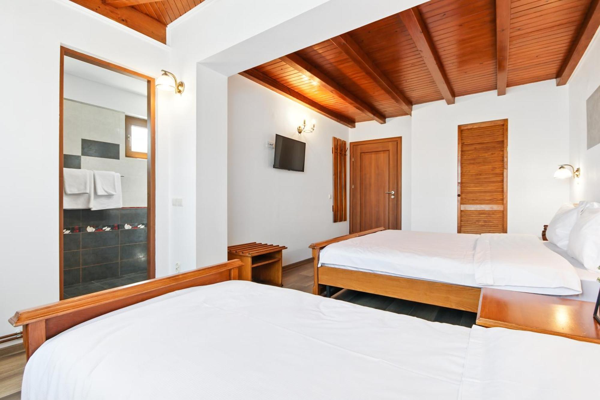 Casa Galand Otel Parscov Dış mekan fotoğraf