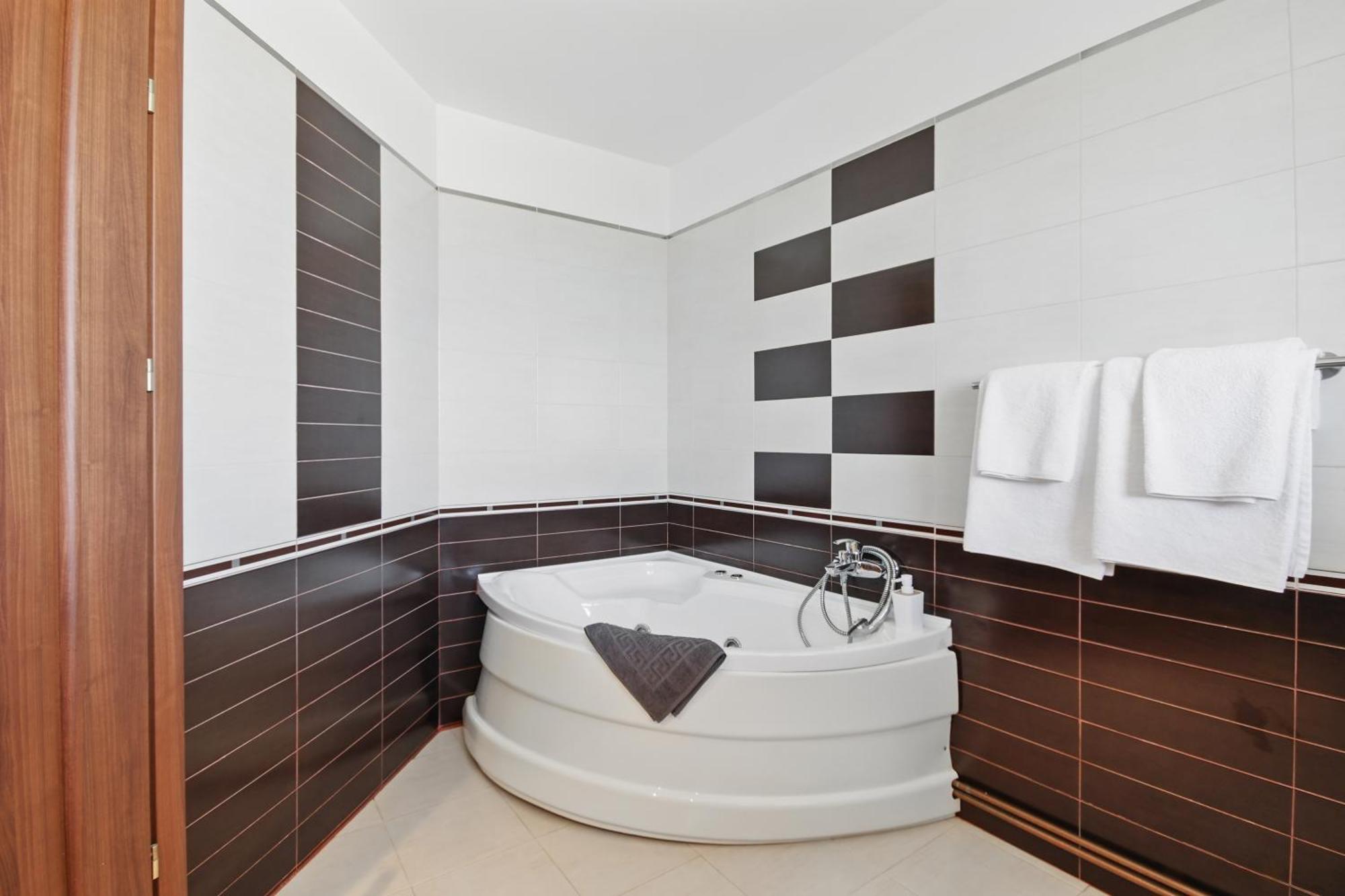 Casa Galand Otel Parscov Dış mekan fotoğraf