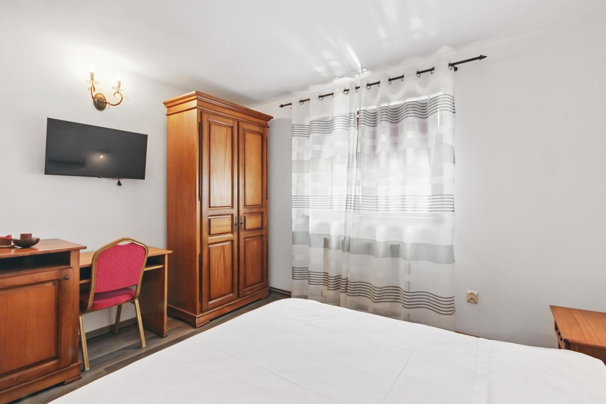 Casa Galand Otel Parscov Dış mekan fotoğraf