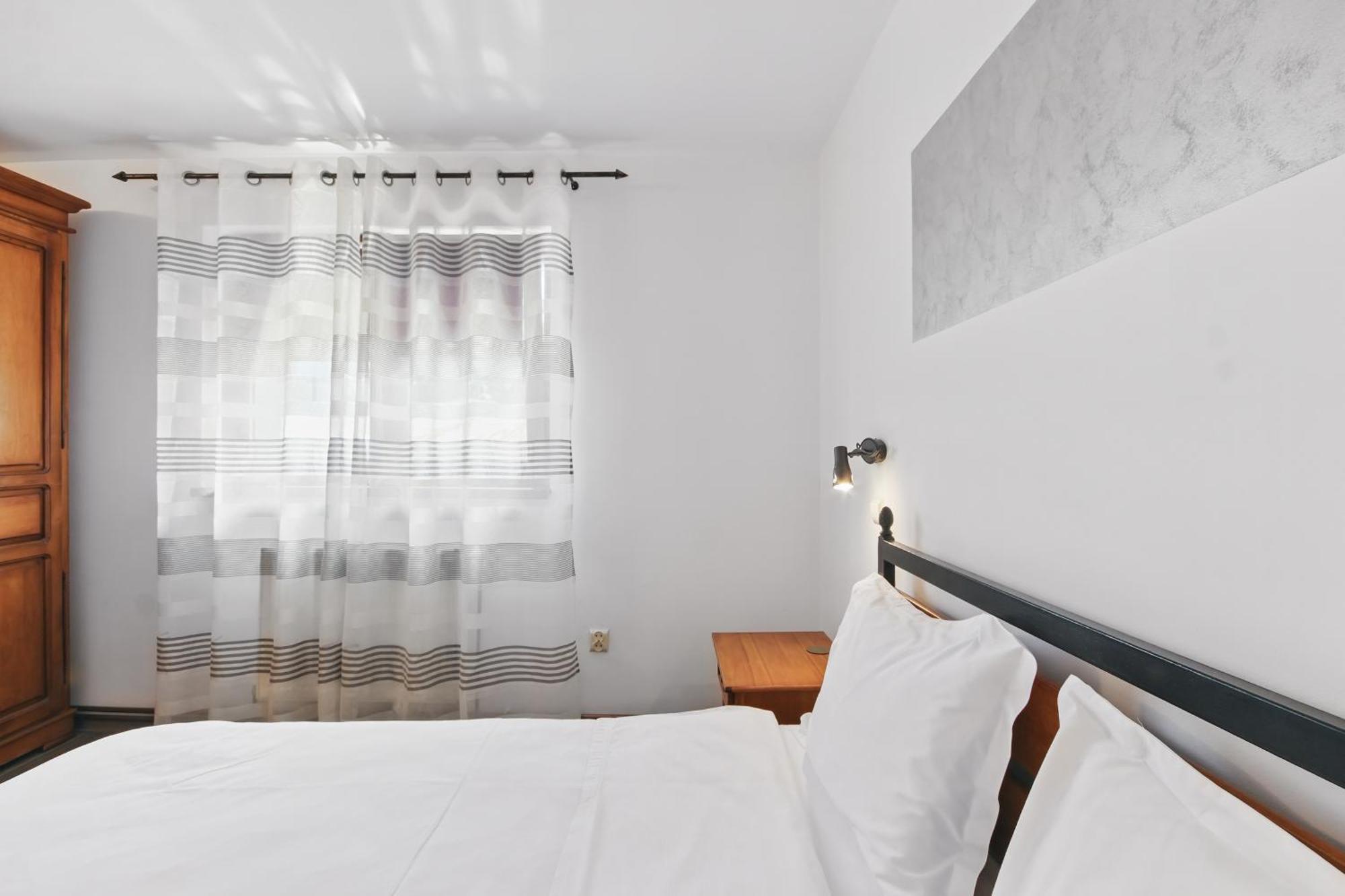 Casa Galand Otel Parscov Dış mekan fotoğraf